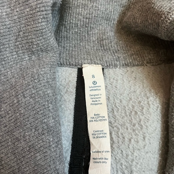 Lululemon longer looser fitting jacket. - Picture 2 of 11